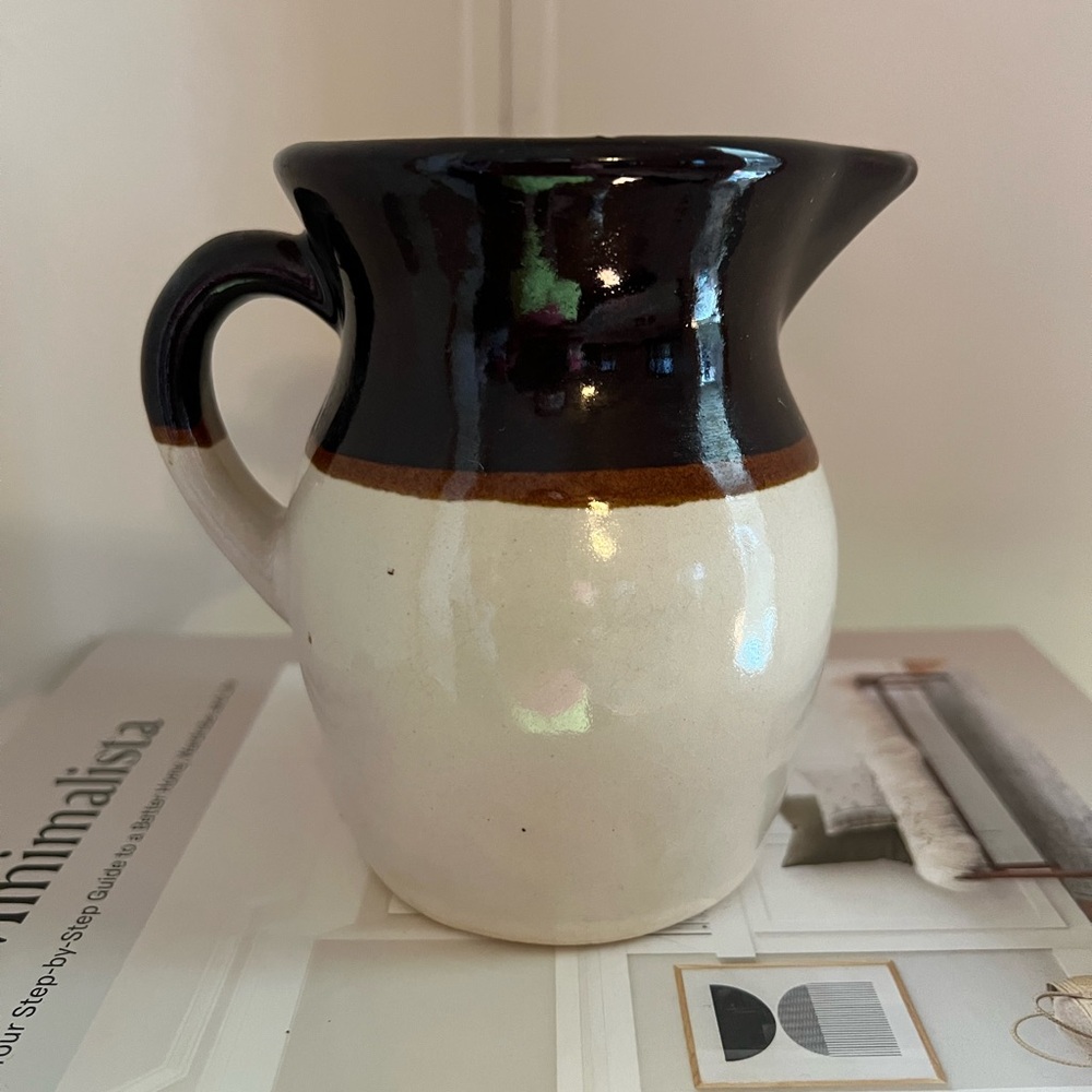 Vintage R.R.P pottery